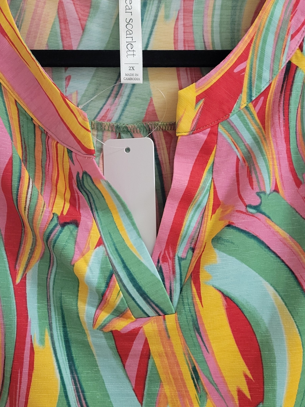 Scarlett SS V-Neck Top with Ruffle Accents SIZE 2X - Picture 2 of 4